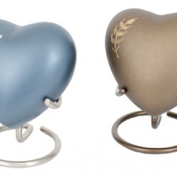 Keepsake hearts with stands